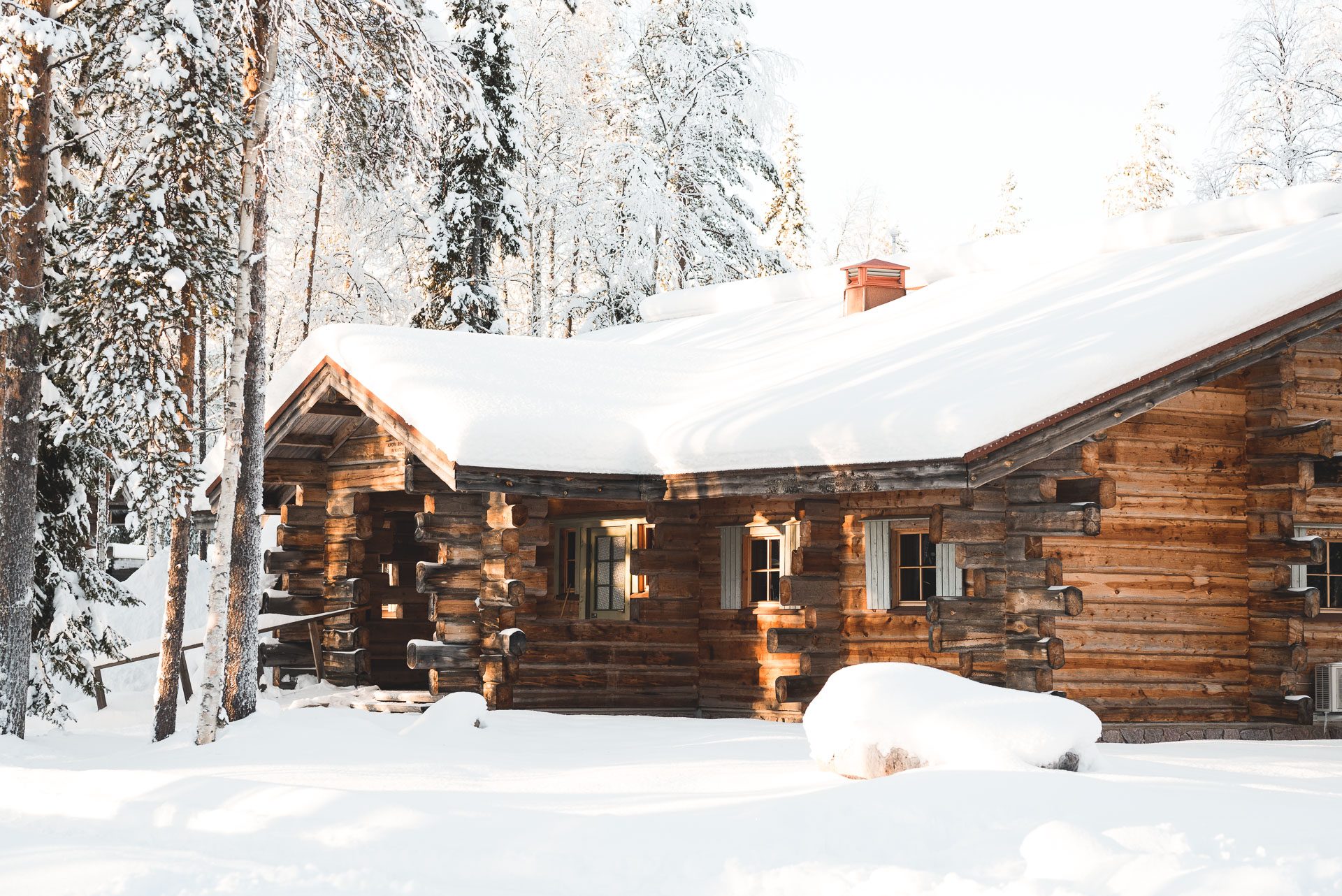 Accommodation / Aurora, outside, winter, Arctic Circle Wilderness Resort, Villi Pohjola / Wild Nordic Finland @wildnordicfinland