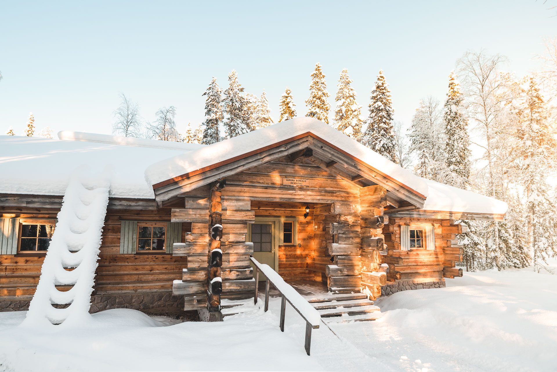 Accommodation / Aurora, outside, winter, Arctic Circle Wilderness Resort, Villi Pohjola / Wild Nordic Finland @wildnordicfinland
