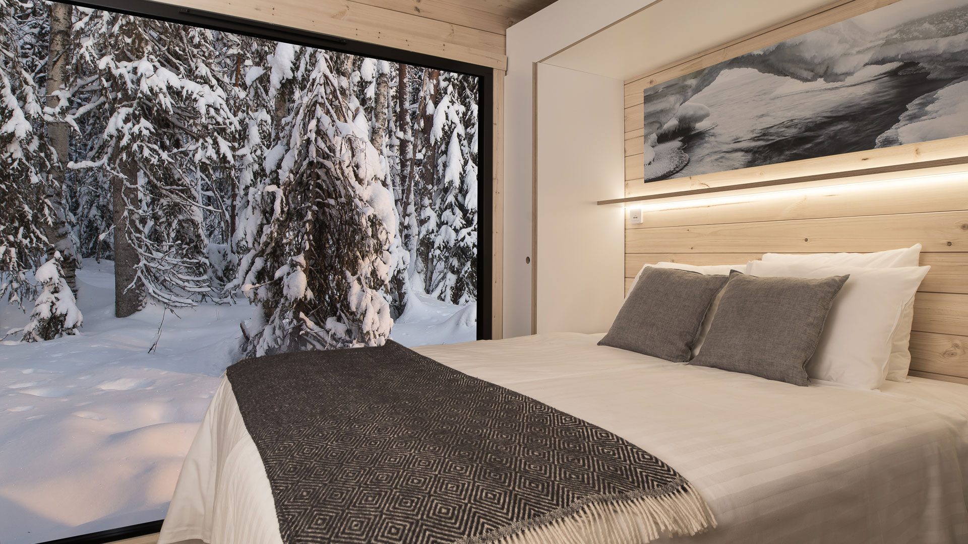 Accommodation, Panorama huts, inside, winter / Arctic Circle Wilderness Resort, Rovaniemi, Wild Nordic Finland @wildnordicfinland