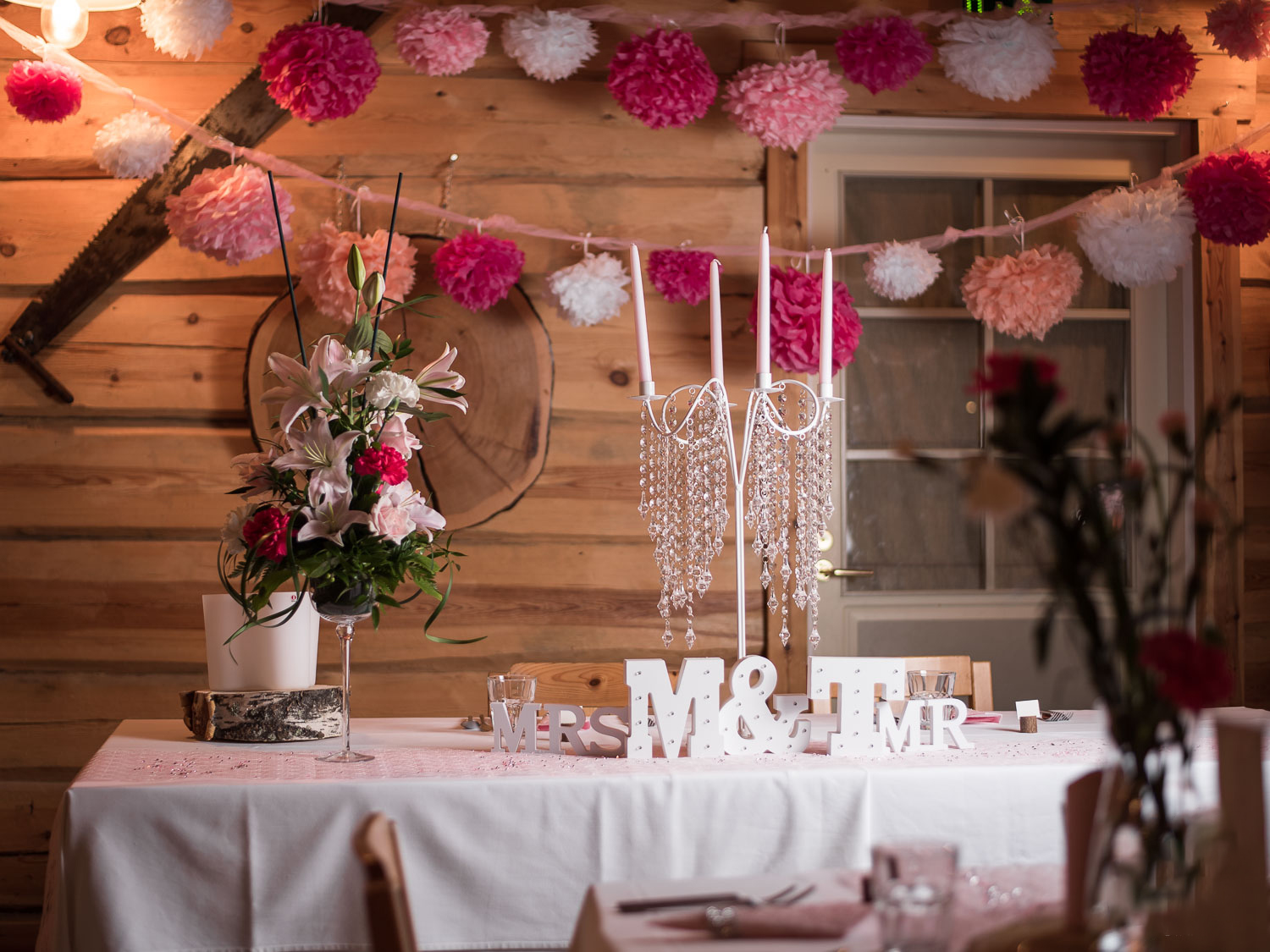 Decorative wedding table setting
