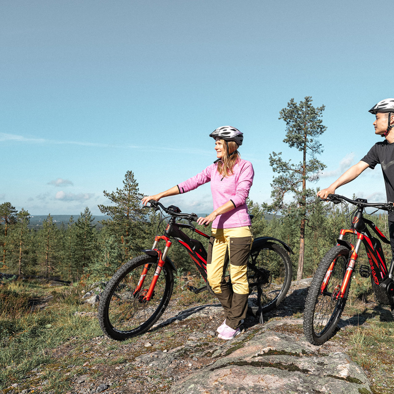 Bomba / Välinevuokraus, e-bike, sähkökäyttöinen pyörä, kesä-aktiviteetit, Villi Pohjola / Wild Nordic Finland @wildnordicfinland