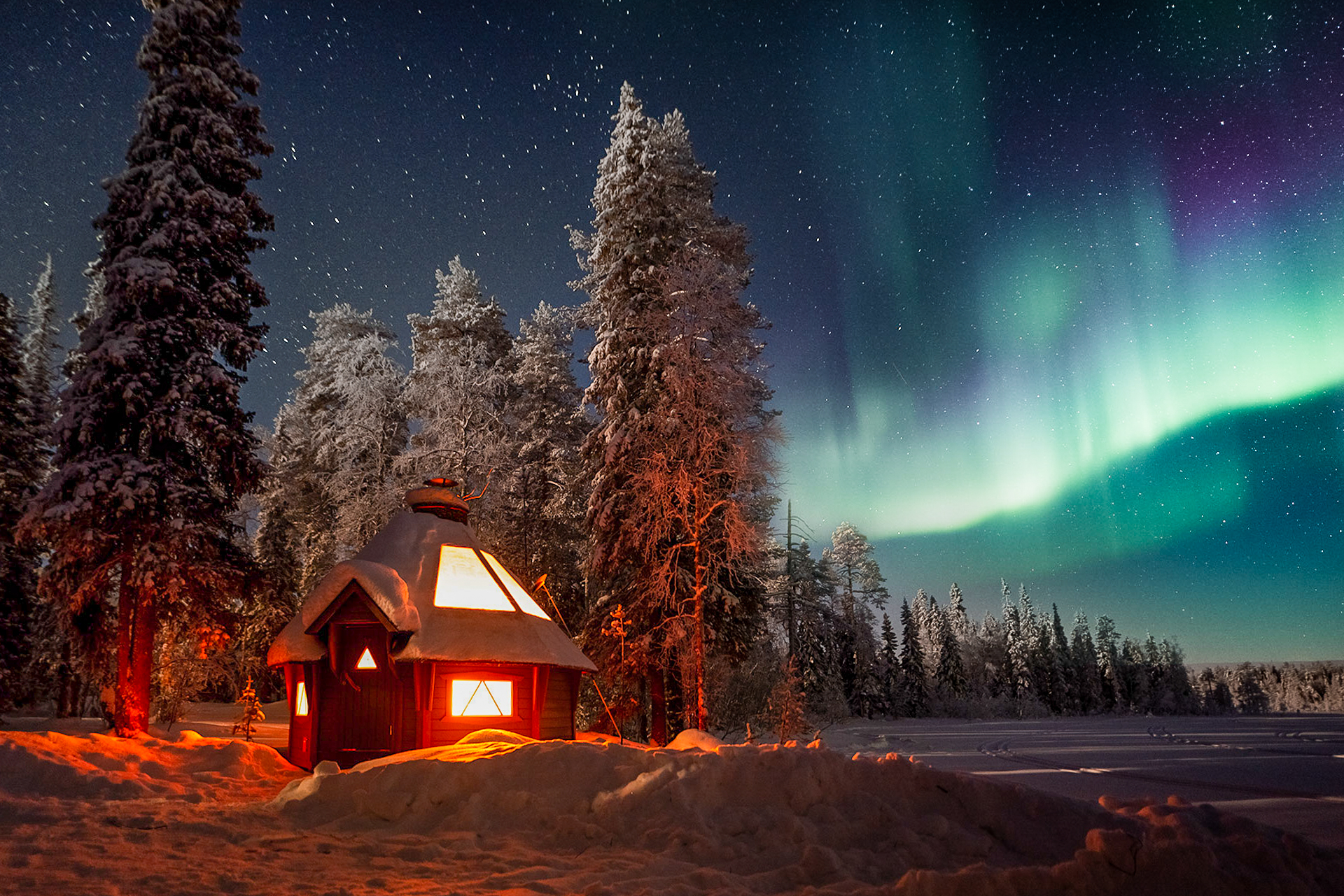 Rovaniemi activities – Aurora hunting. Wild Nordic Finland @wildnordicfinland