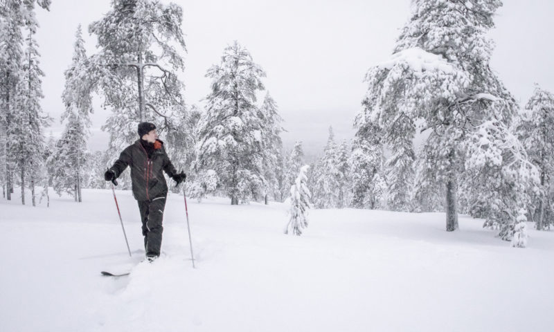 Bomba / Välinevuokraus, liukulumikengät, talviaktiviteetit, Villi Pohjola / Wild Nordic Finland @wildnordicfinland