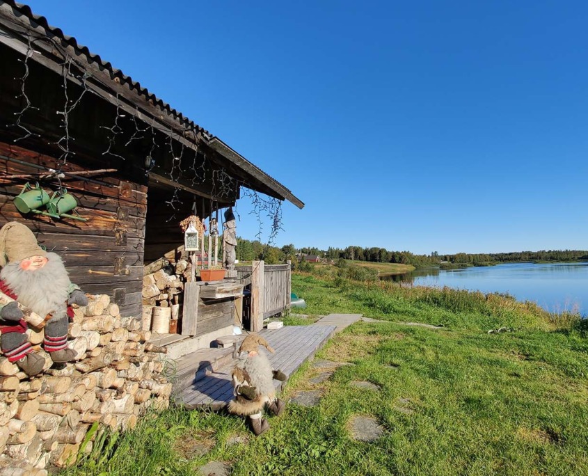 Traditional Riverbank Sauna in Elves Village Levi
